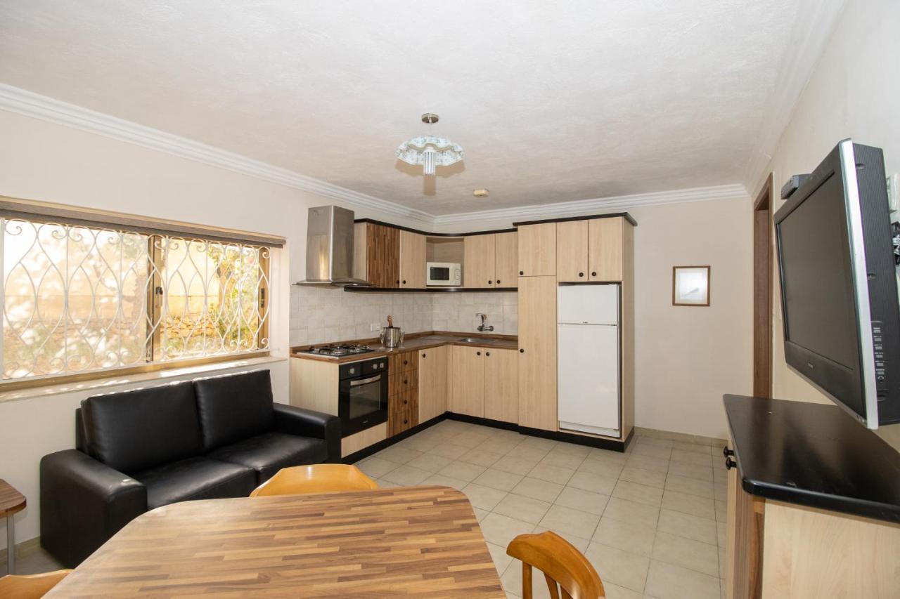 Tranquil Villa Apartments Units Mellieha Bagian luar foto