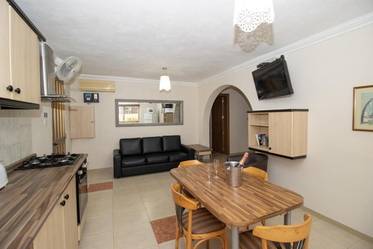 Tranquil Villa Apartments Units Mellieha Bagian luar foto