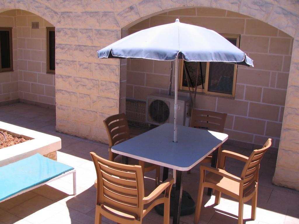 Tranquil Villa Apartments Units Mellieha Bagian luar foto
